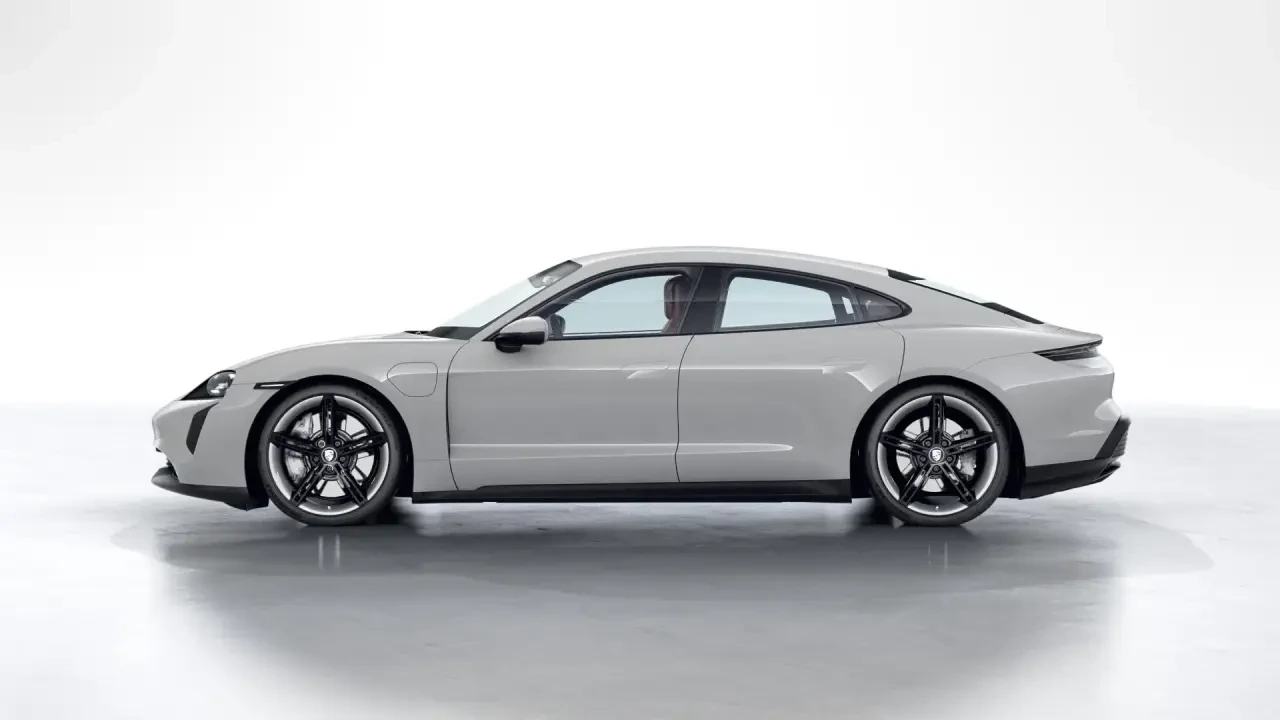2021 Porsche Taycan 4S - Image 16 of 30