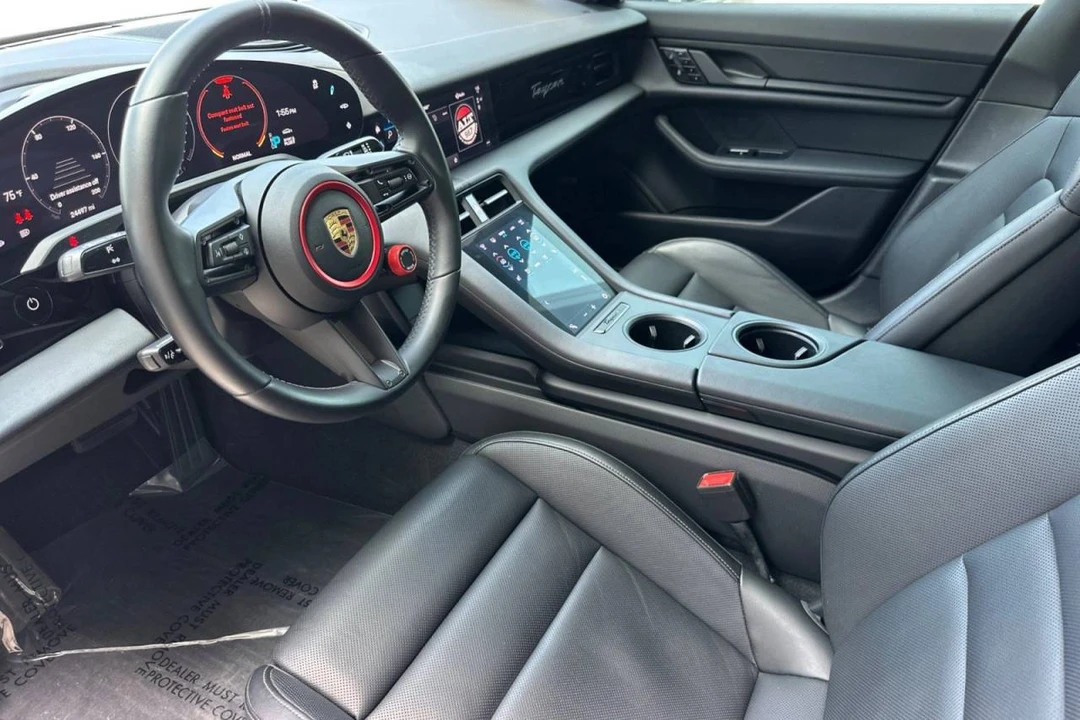 2021 Porsche Taycan 4S - Image 4 of 5