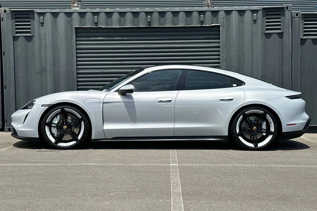 2021 Porsche Taycan 4S - Image 2 of 5