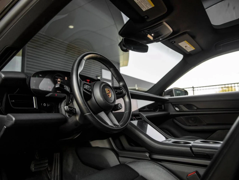 2021 Porsche Taycan 4S - Image 4 of 5