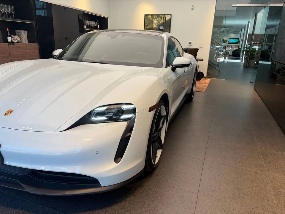 2021 Porsche Taycan 4S - Image 2 of 4