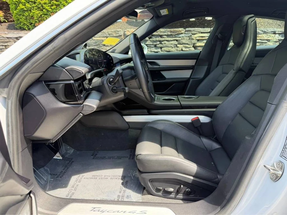 2021 Porsche Taycan 4S - Image 4 of 5