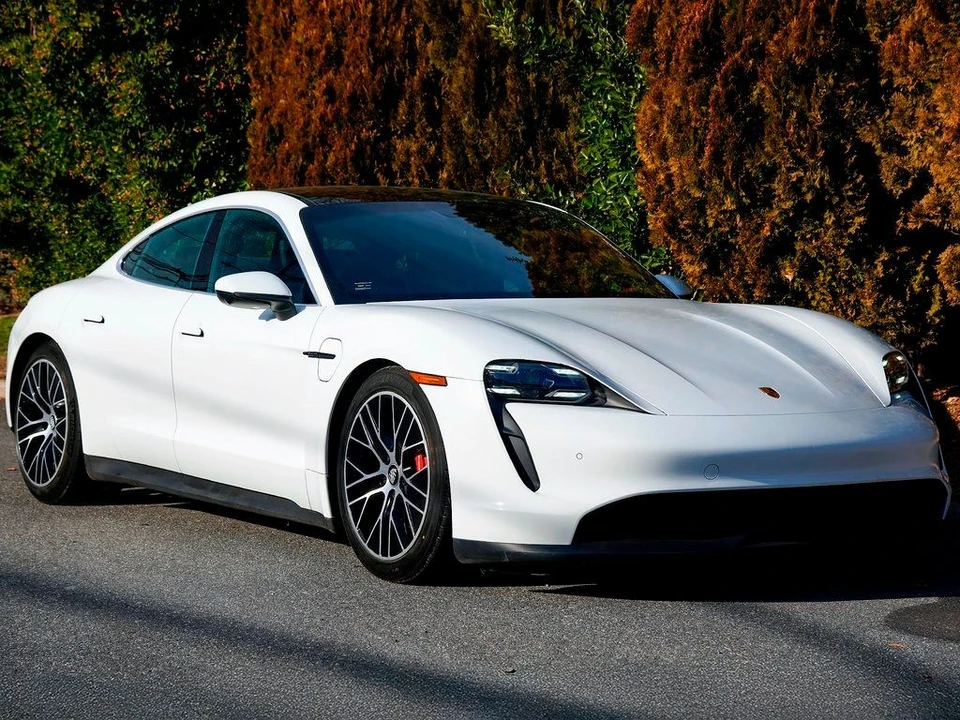 2021 Porsche Taycan 4S - Image 9 of 12