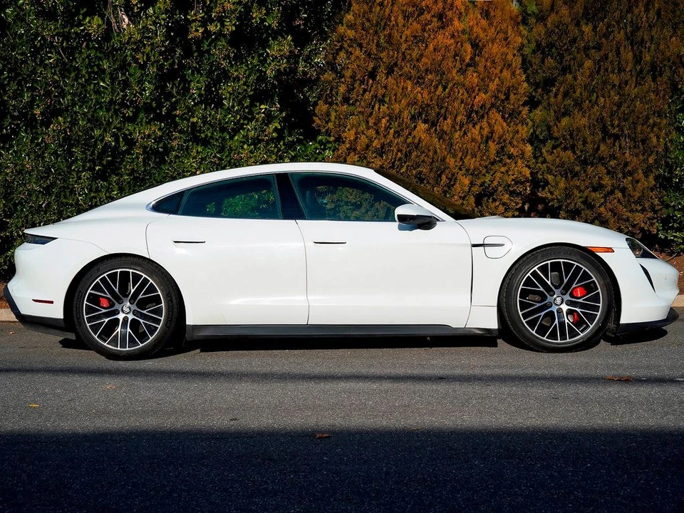 2021 Porsche Taycan 4S - Image 8 of 12