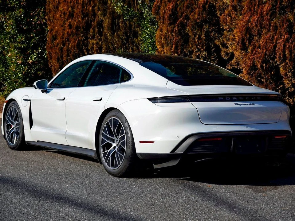 2021 Porsche Taycan 4S - Image 4 of 12
