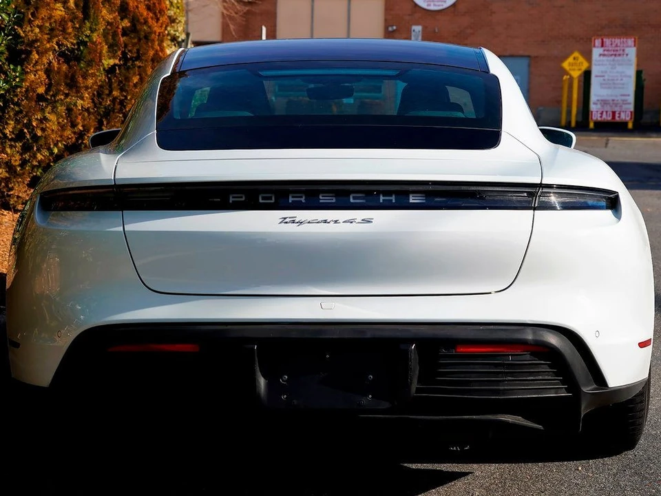 2021 Porsche Taycan 4S - Image 6 of 12