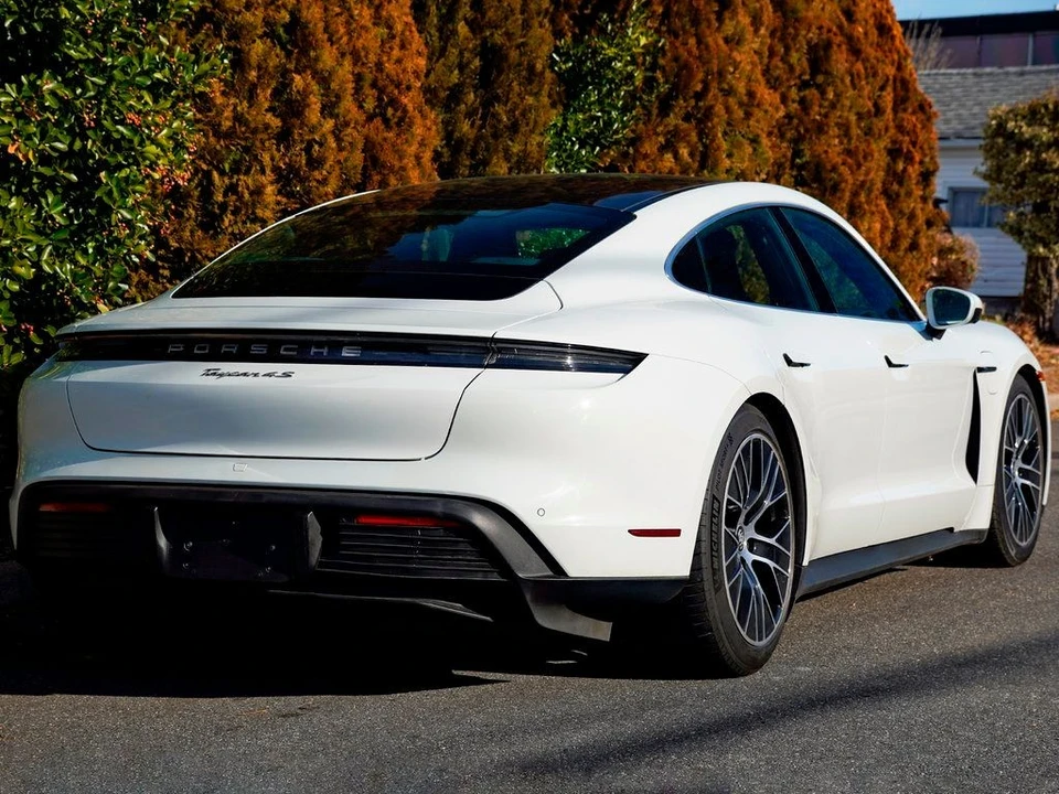 2021 Porsche Taycan 4S - Image 7 of 12