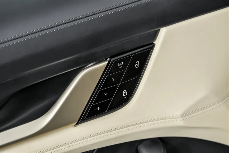 2021 Porsche Taycan 4S - Image 18 of 21