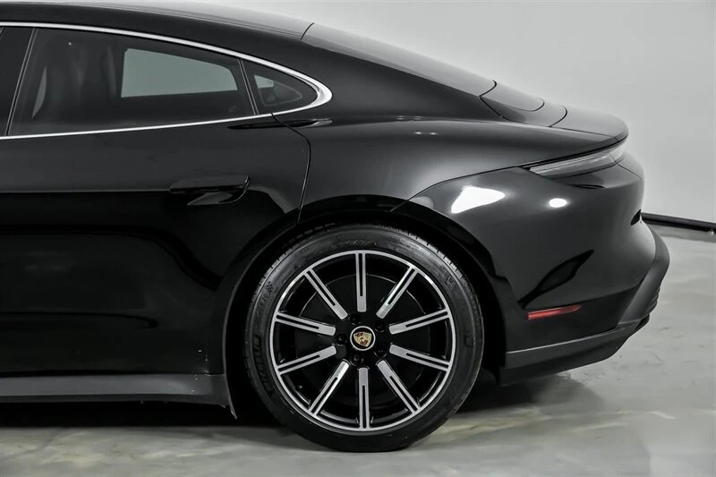 2021 Porsche Taycan 4S - Image 9 of 21