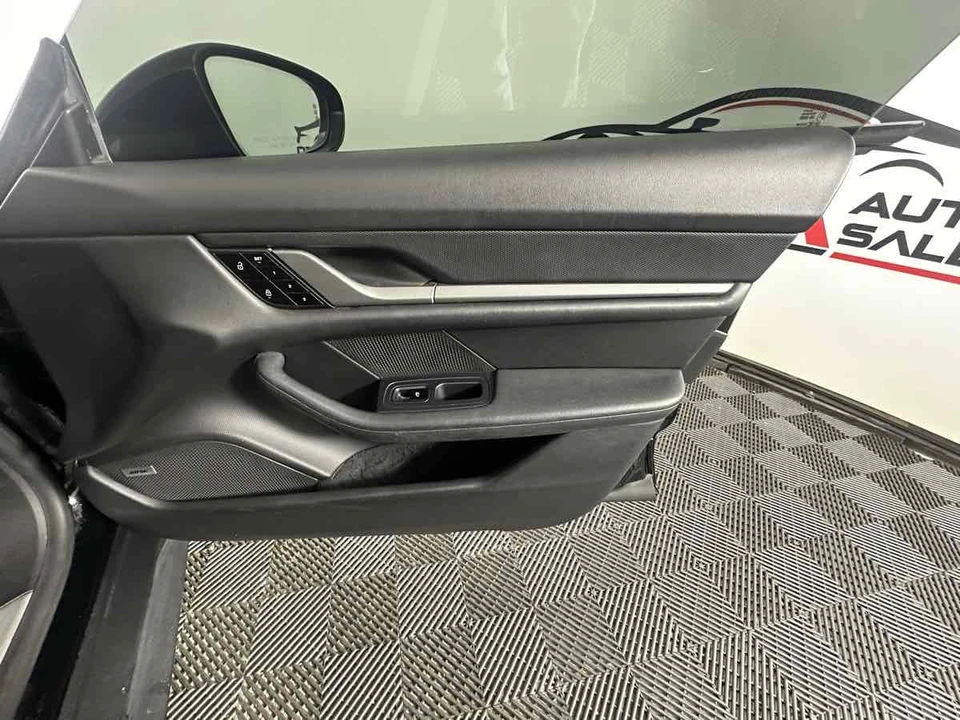 2021 Porsche Taycan 4S - Image 17 of 21