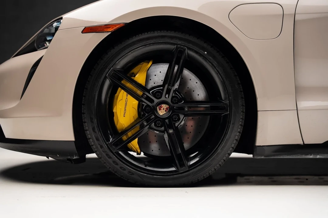 2021 Porsche Taycan 4S - Image 18 of 21