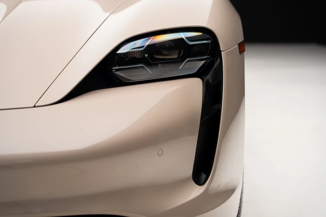 2021 Porsche Taycan 4S - Image 9 of 12