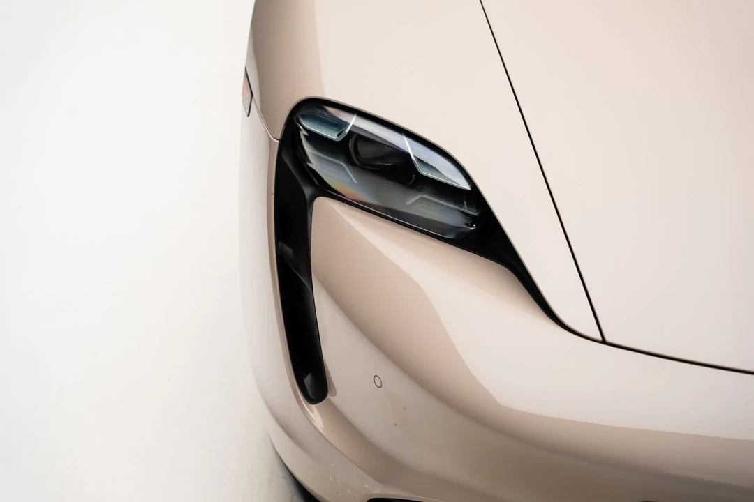 2021 Porsche Taycan 4S - Image 11 of 12