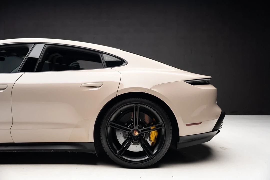 2021 Porsche Taycan 4S - Image 19 of 21