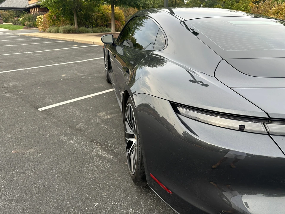 2021 Porsche Taycan 4S - Image 18 of 31