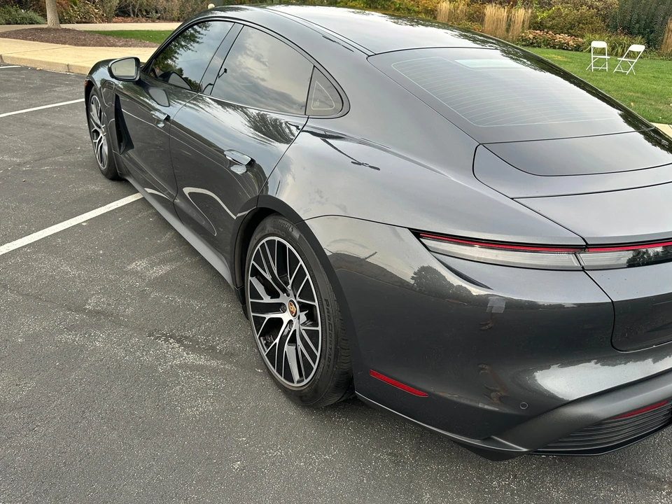 2021 Porsche Taycan 4S - Image 16 of 31