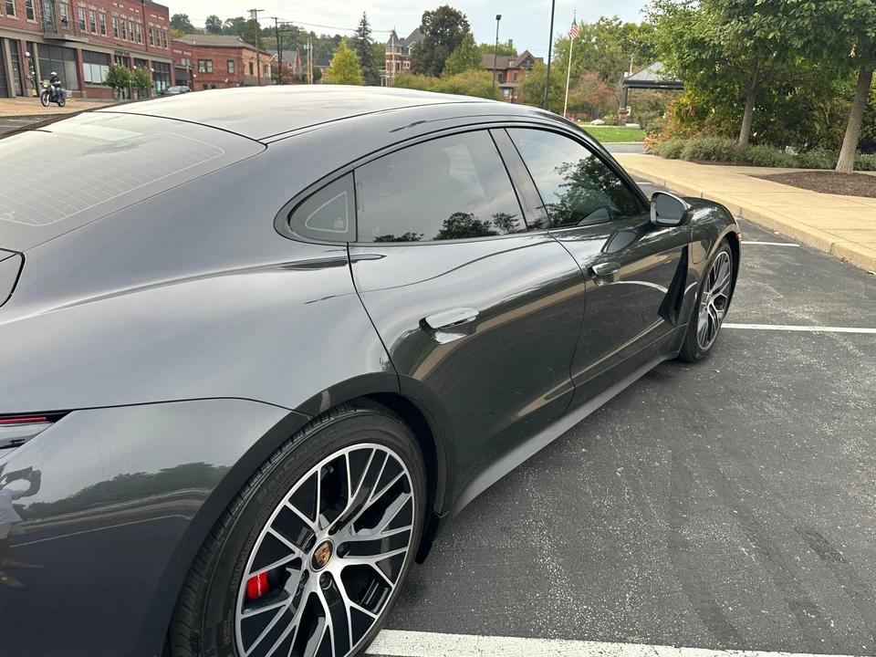 2021 Porsche Taycan 4S - Image 21 of 31