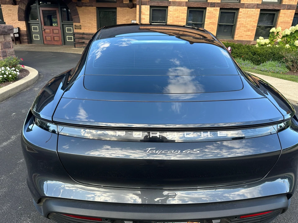 2021 Porsche Taycan 4S - Image 19 of 31