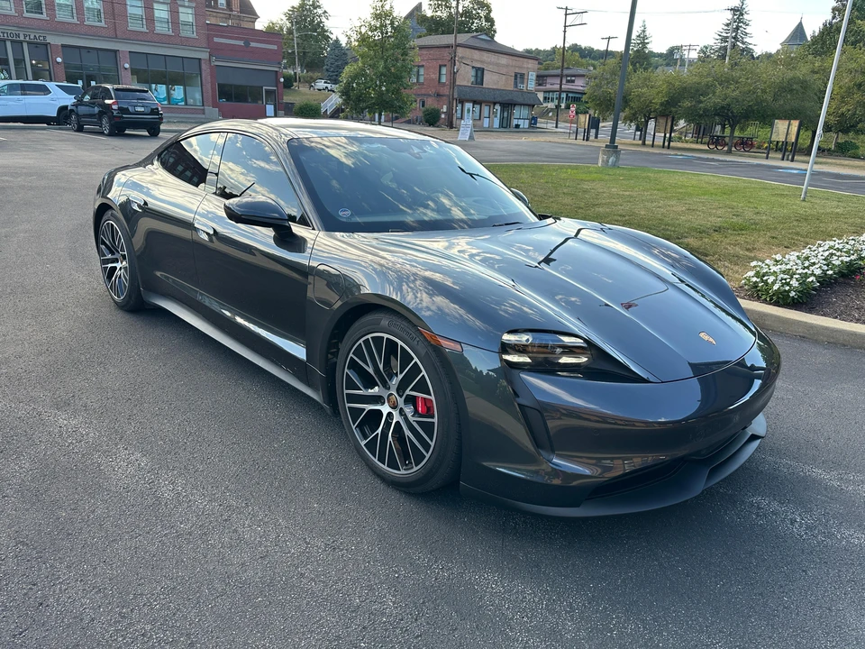 2021 Porsche Taycan 4S - Image 12 of 31