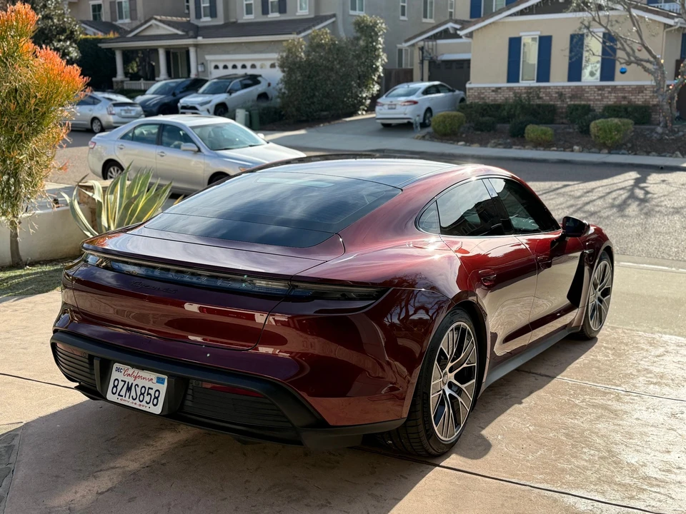 2021 Porsche Taycan 4S - Image 4 of 7