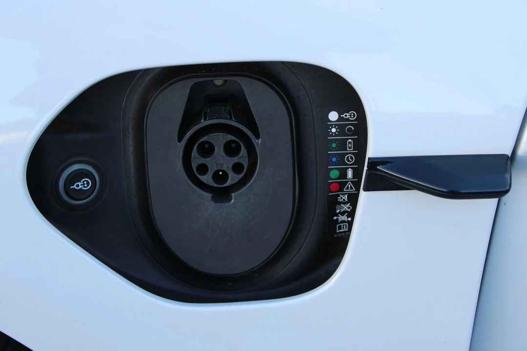 2021 Porsche Taycan 4S - Image 19 of 21
