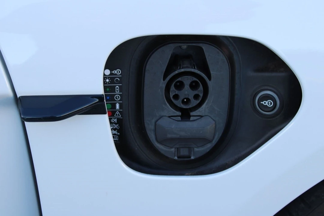 2021 Porsche Taycan 4S - Image 20 of 21
