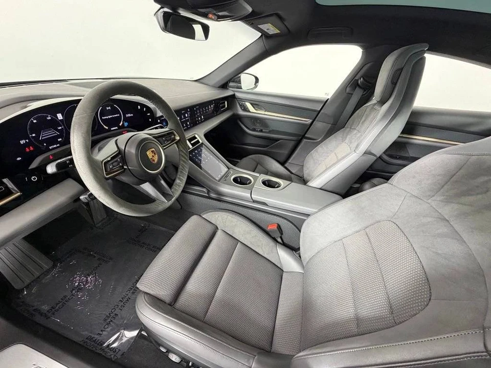 2021 Porsche Taycan 4S - Image 4 of 5