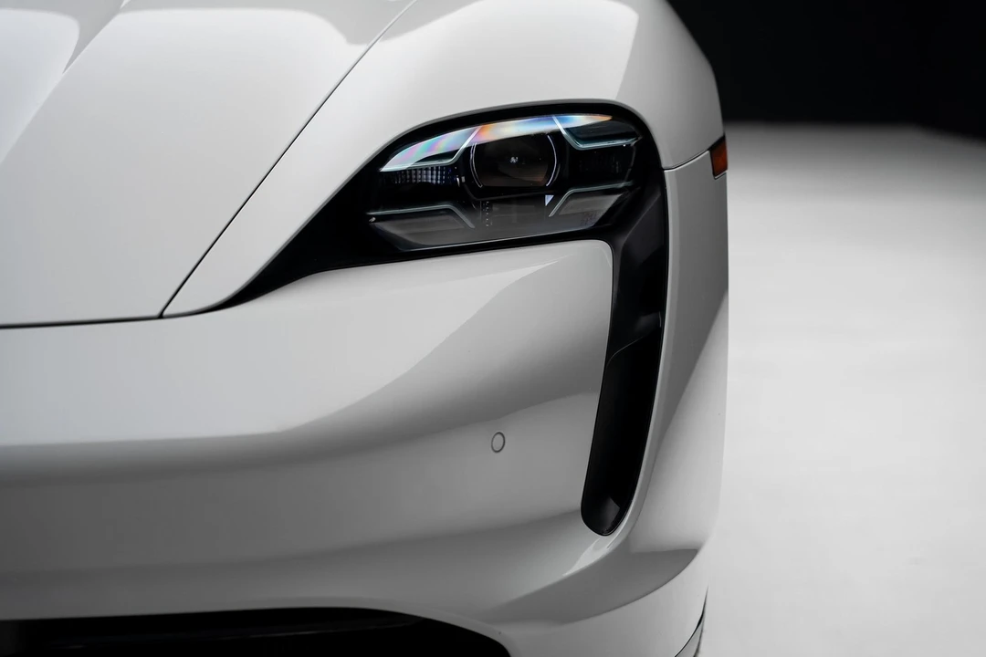 2021 Porsche Taycan 4S - Image 9 of 21
