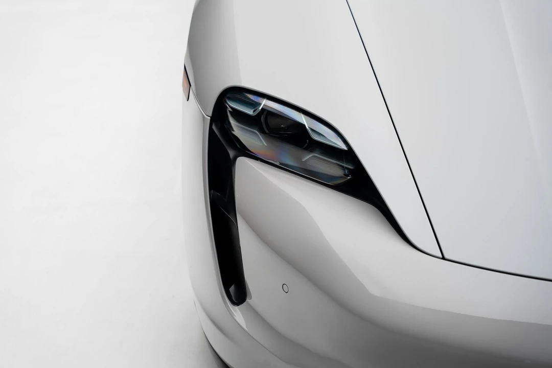 2021 Porsche Taycan 4S - Image 11 of 21