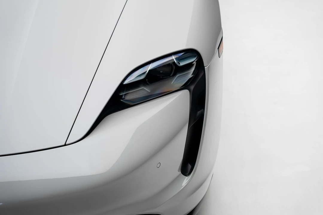2021 Porsche Taycan 4S - Image 10 of 21