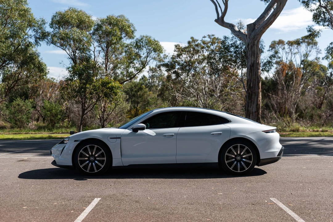 2021 Porsche Taycan 4S - Image 8 of 31