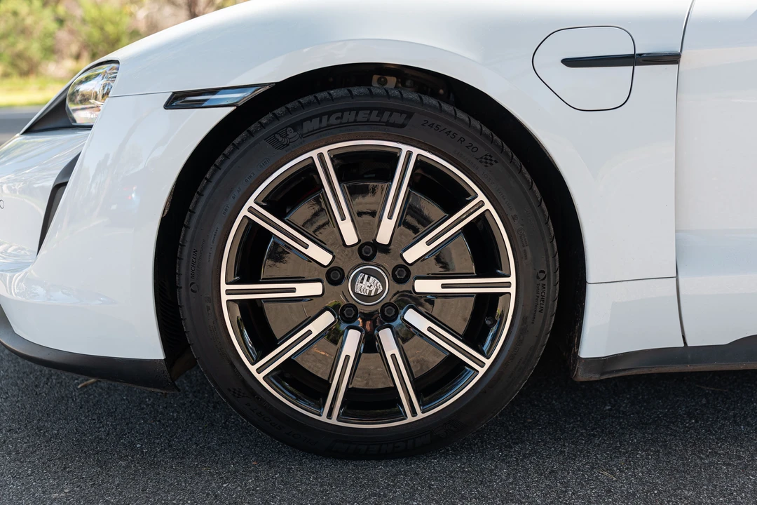 2021 Porsche Taycan 4S - Image 28 of 31