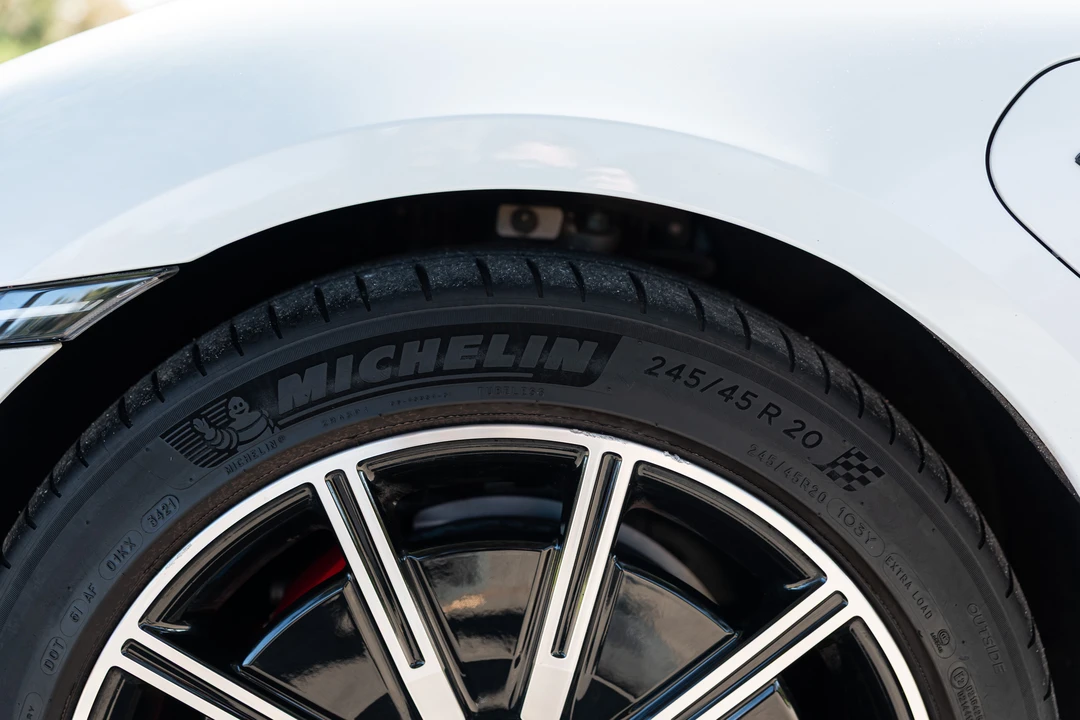 2021 Porsche Taycan 4S - Image 29 of 31