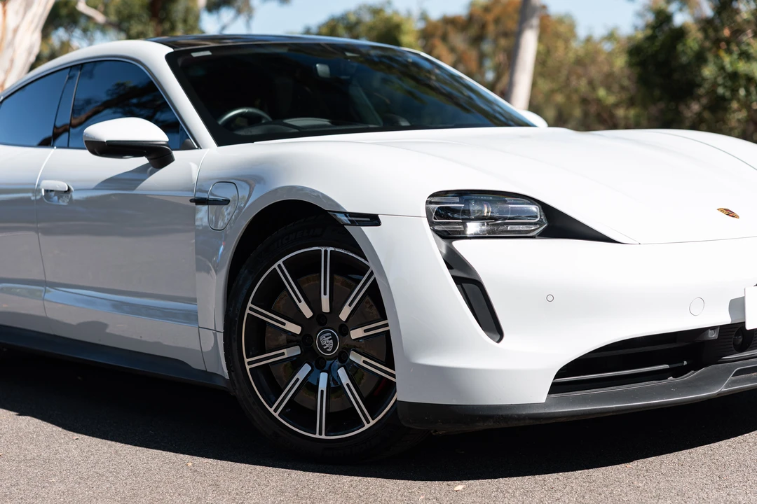 2021 Porsche Taycan 4S - Image 15 of 31