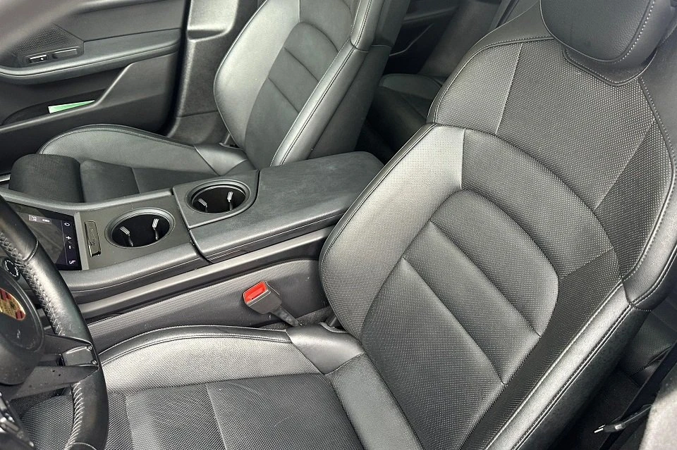 2021 Porsche Taycan 4S - Image 9 of 11