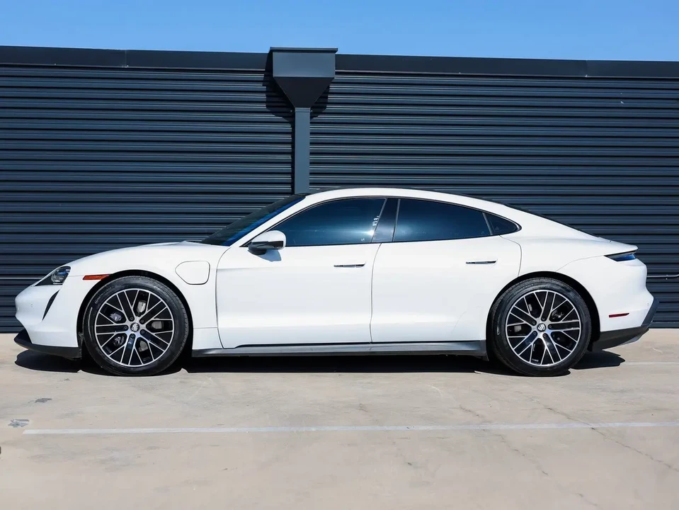 2021 Porsche Taycan - Image 2 of 8