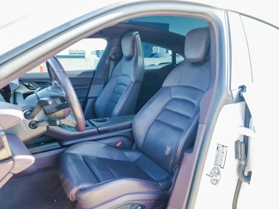 2021 Porsche Taycan - Image 5 of 8