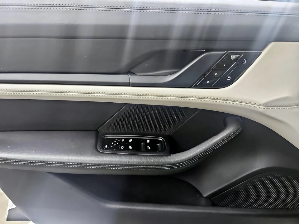 2021 Porsche Taycan 4S - Image 13 of 27