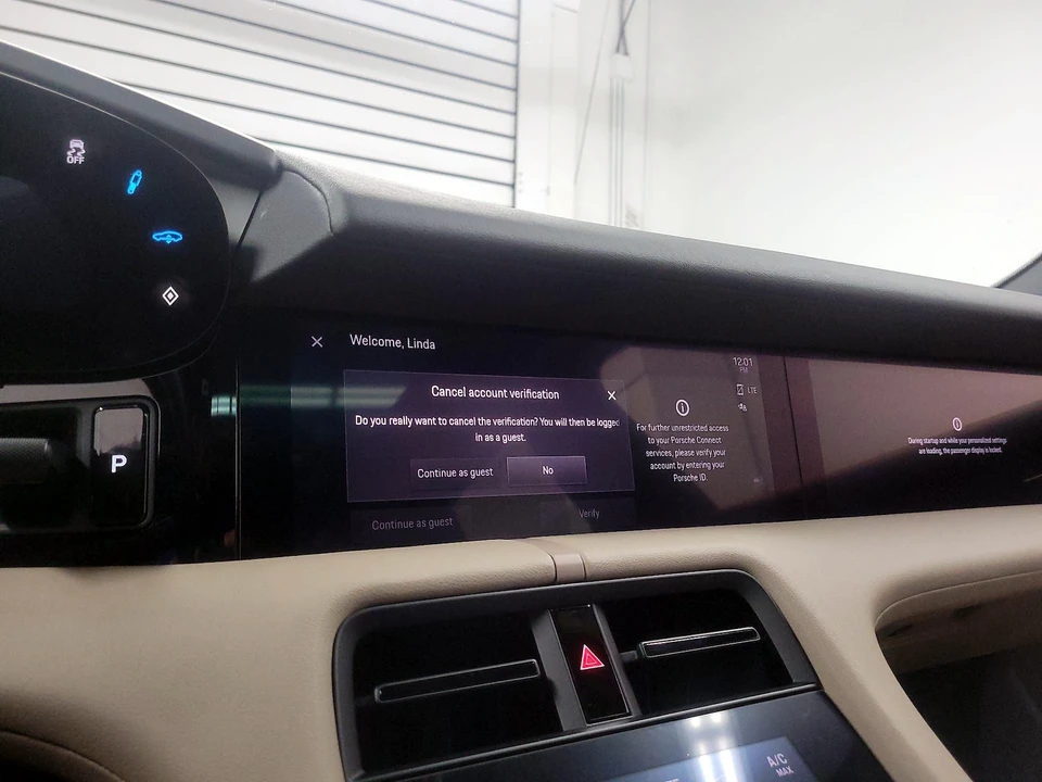 2021 Porsche Taycan - Image 15 of 25