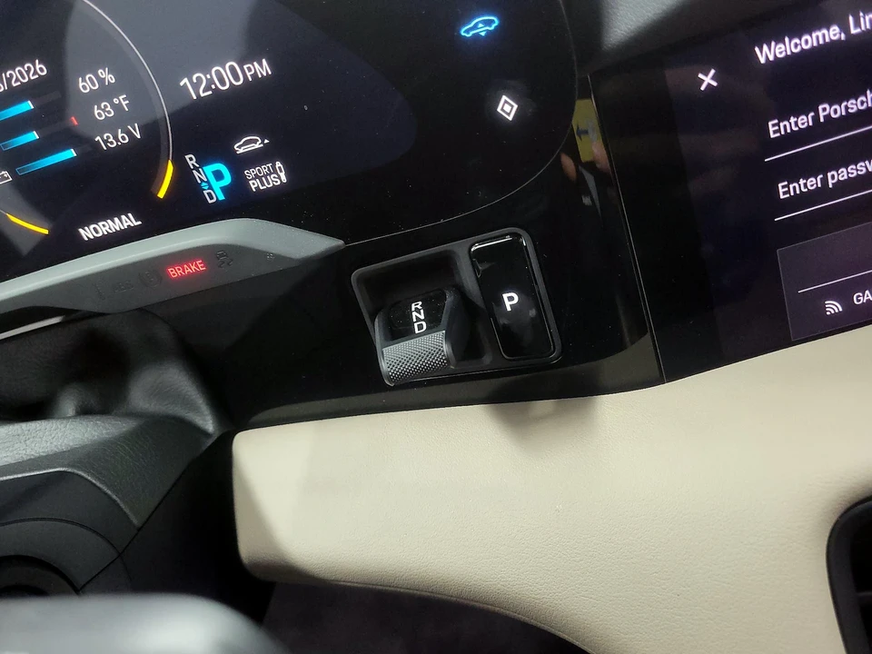 2021 Porsche Taycan - Image 17 of 25