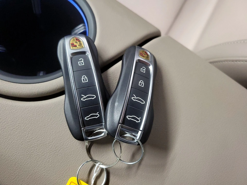 2021 Porsche Taycan - Image 22 of 25