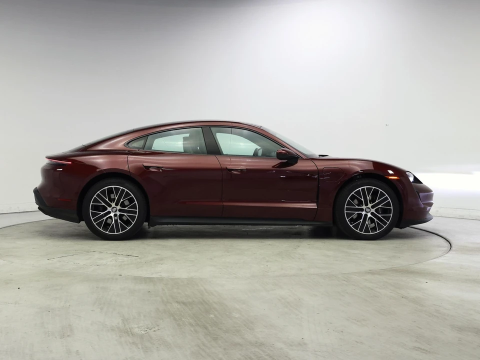 2021 Porsche Taycan - Image 8 of 25