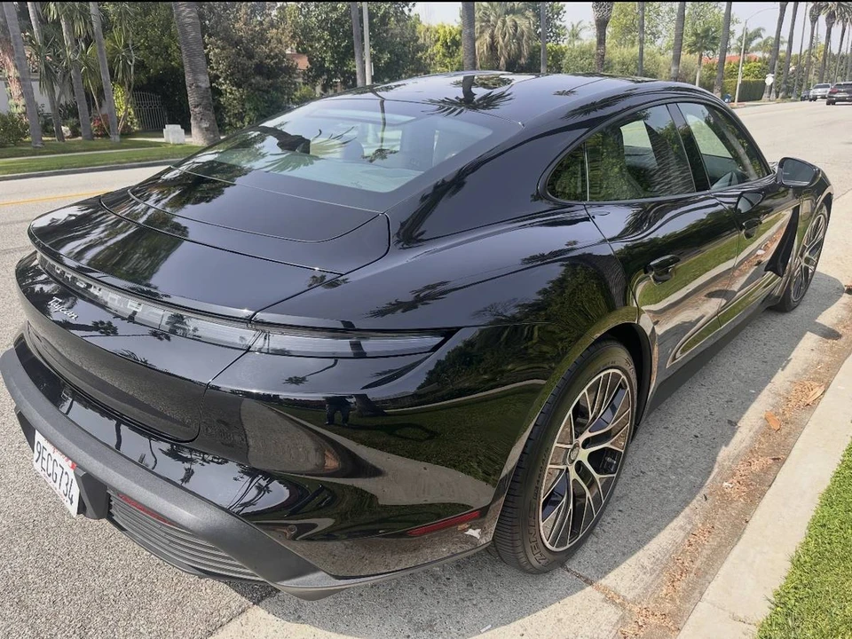 2021 Porsche Taycan - Image 7 of 18