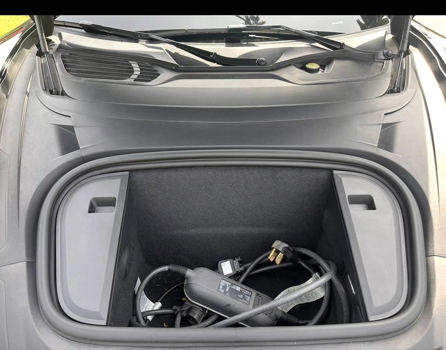 2021 Porsche Taycan - Image 15 of 18
