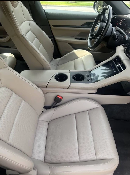 2021 Porsche Taycan - Image 8 of 18