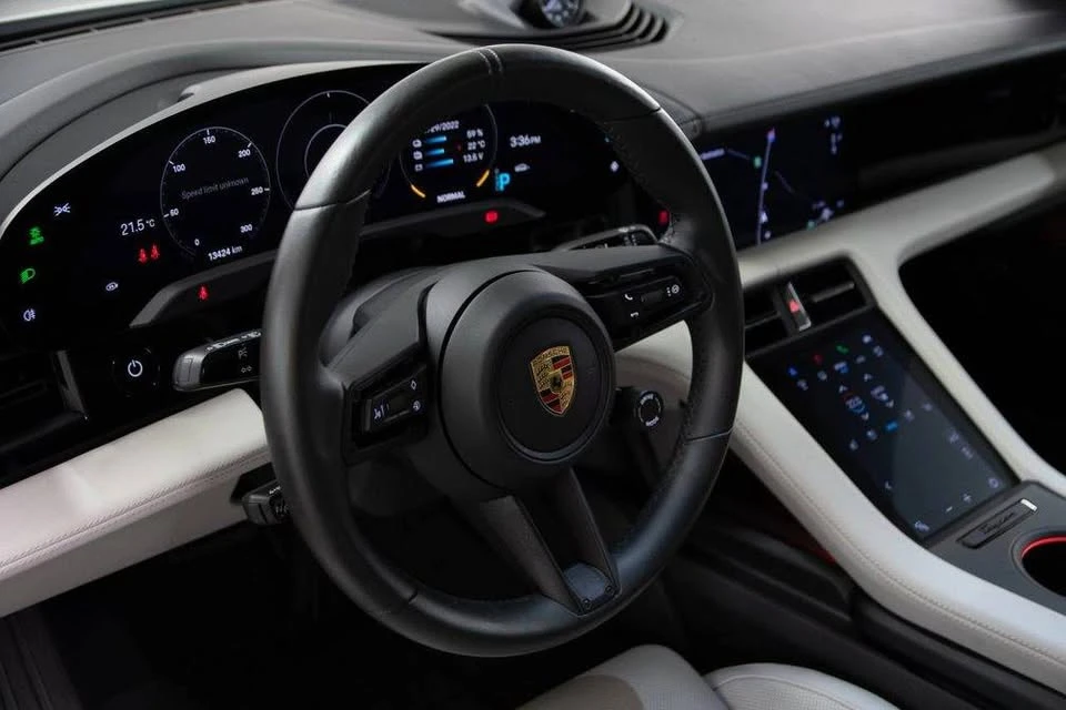 2021 Porsche Taycan - Image 4 of 4