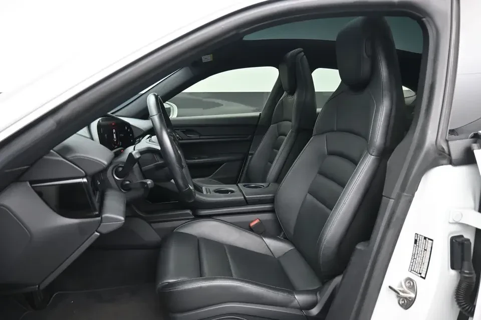 2021 Porsche Taycan 4S - Image 10 of 20