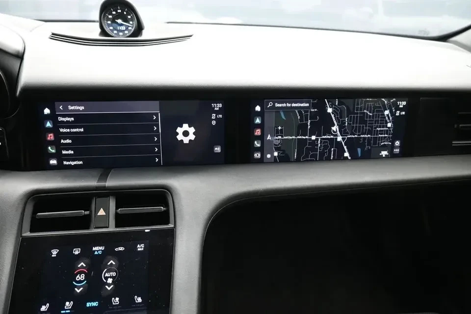 2021 Porsche Taycan 4S - Image 15 of 20