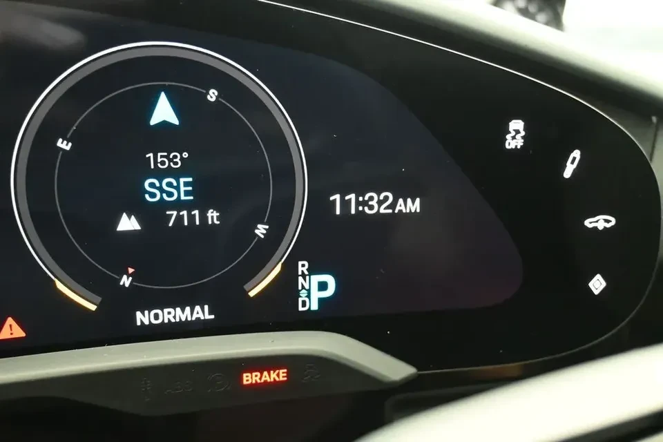 2021 Porsche Taycan 4S - Image 13 of 20