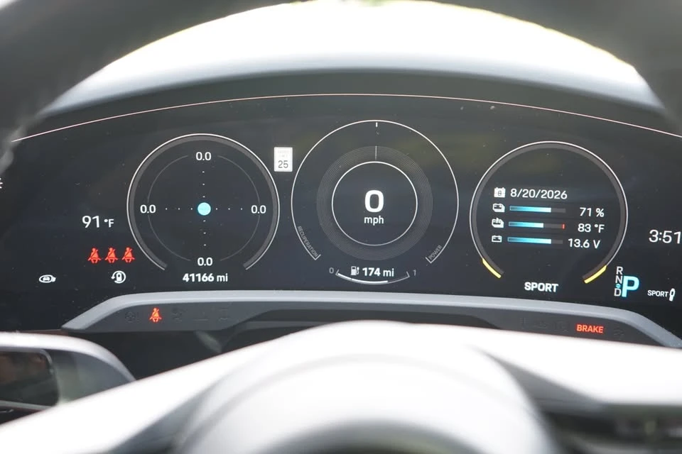 2021 Porsche Taycan - Image 10 of 11